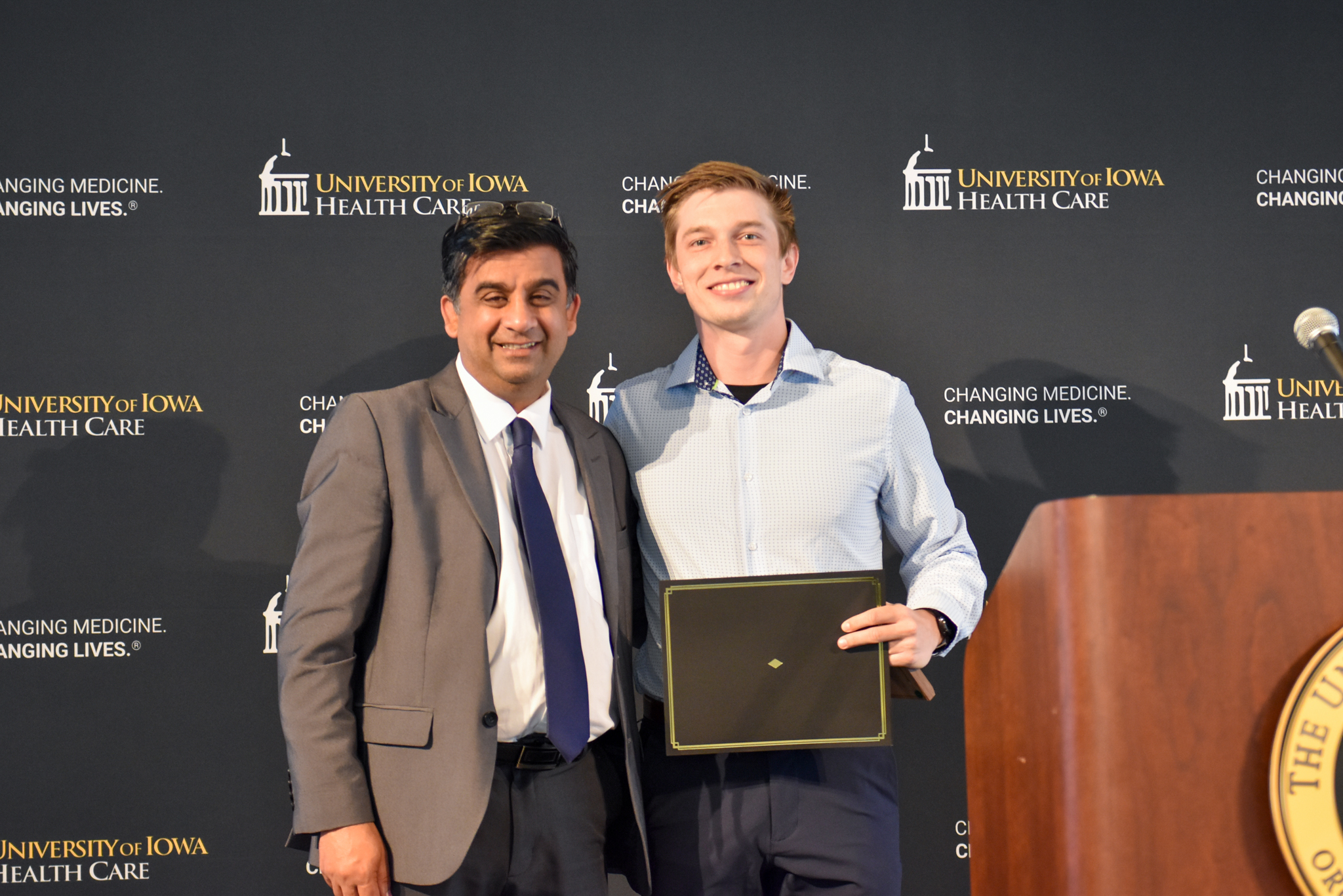 2024_Residency Graduation_Pick-061 – Making the Rounds