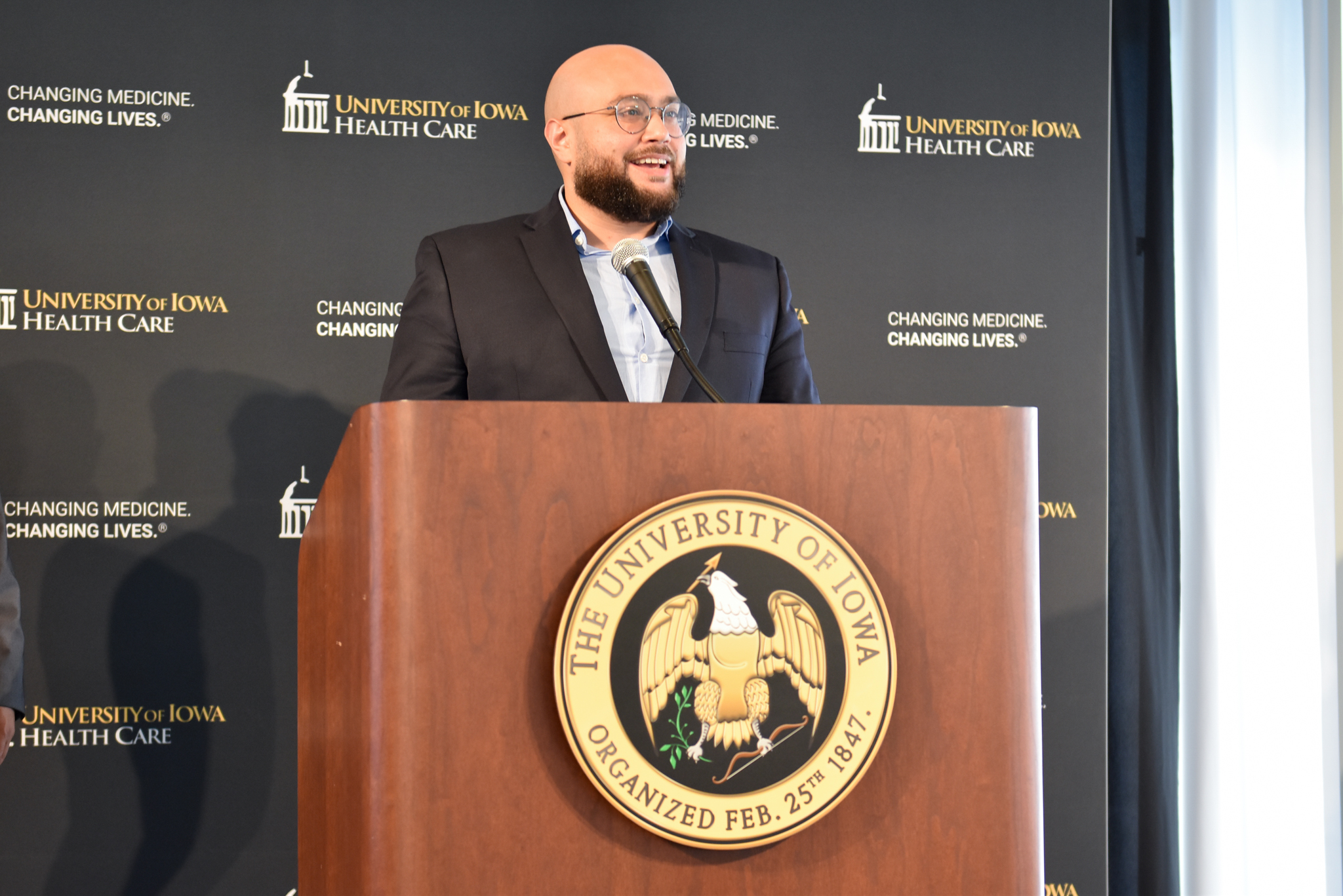 2024_Residency Graduation_Pick-064 – Making the Rounds